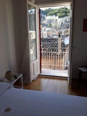 Le Due Sicilie מודיקה